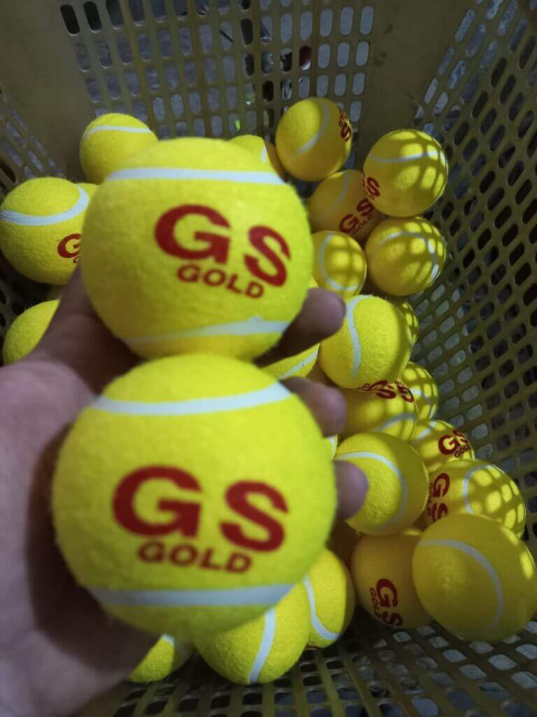 tennis balls bulk